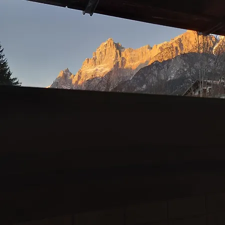 Deliziosa Mansarda Con Vista Dolomiti * 圣维托-迪卡多雷