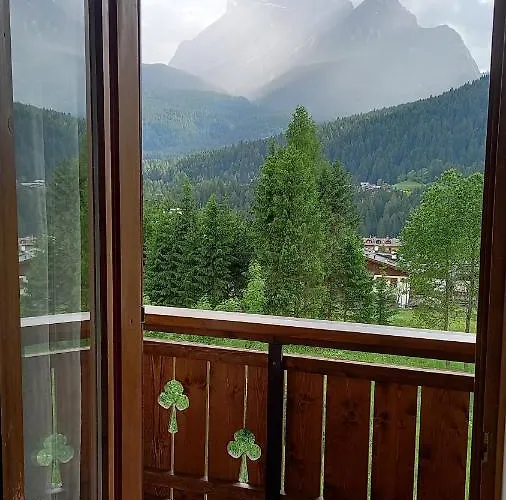 Deliziosa Mansarda Con Vista Dolomiti Lägenhet