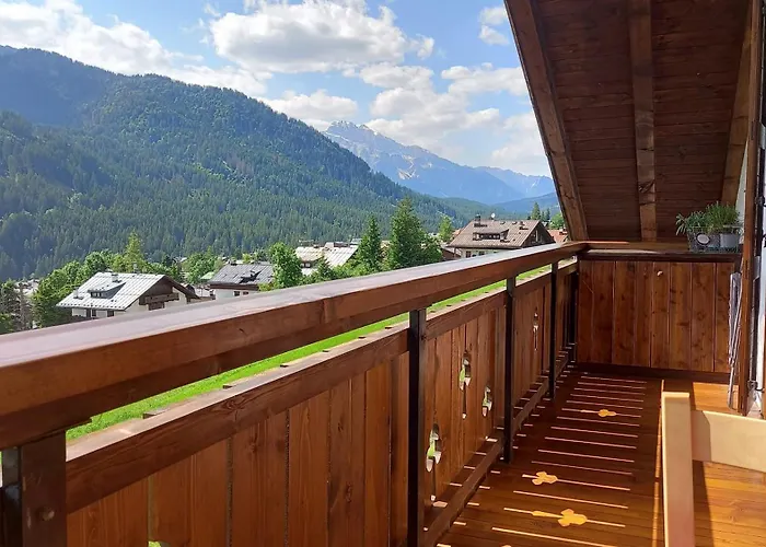 Deliziosa Mansarda Con Vista Dolomiti Lägenhet *